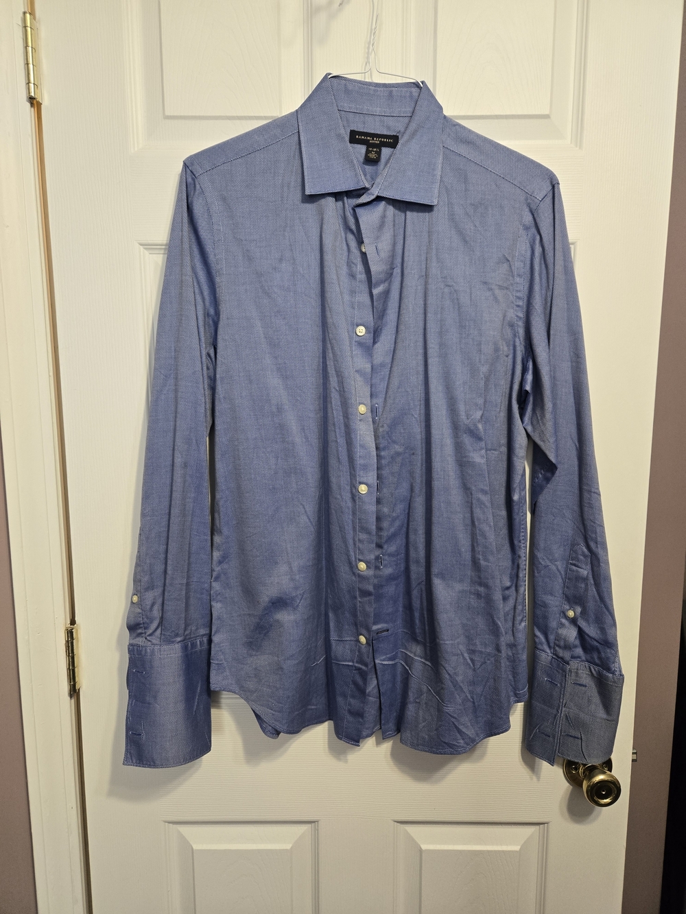 Banana Republic Light Blue Men's Dress Shirt - Classic Button Front